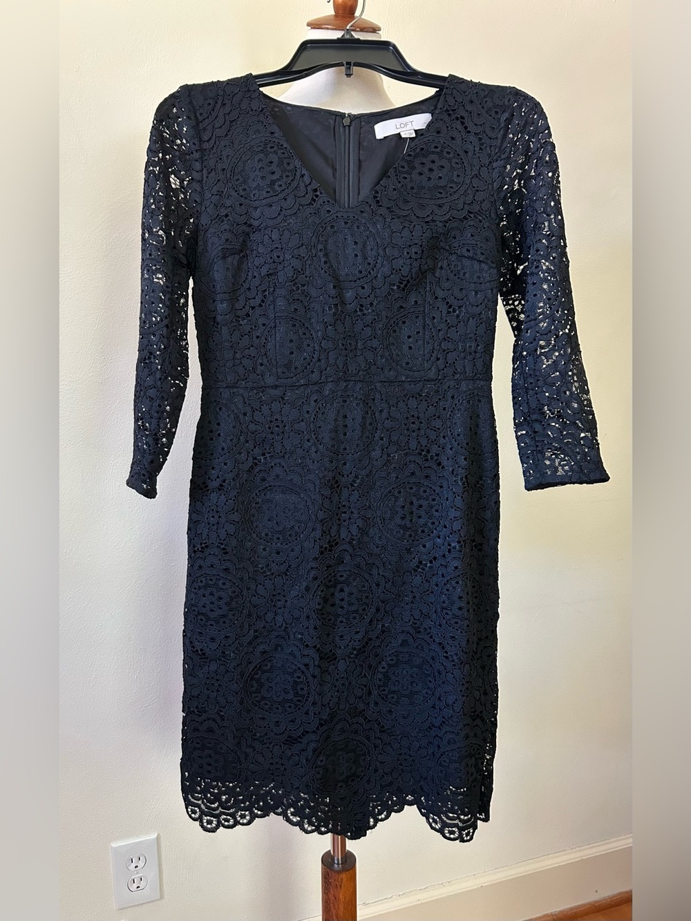 LOFT Black Lace-Overlay Long Sleeve 
Short Dress. Size 2P